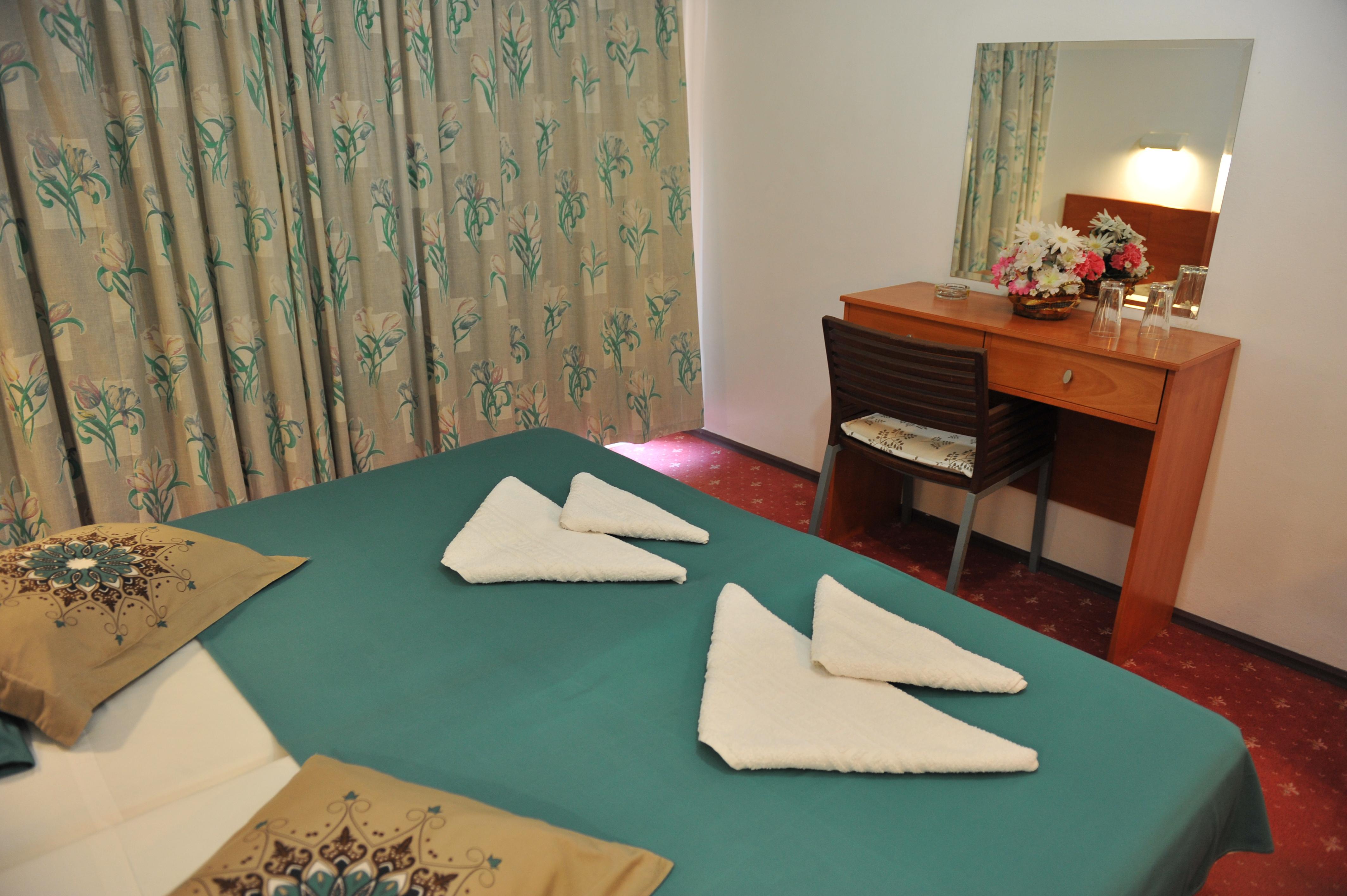 יאליסוס Heleni Beach Hotel מראה חיצוני תמונה