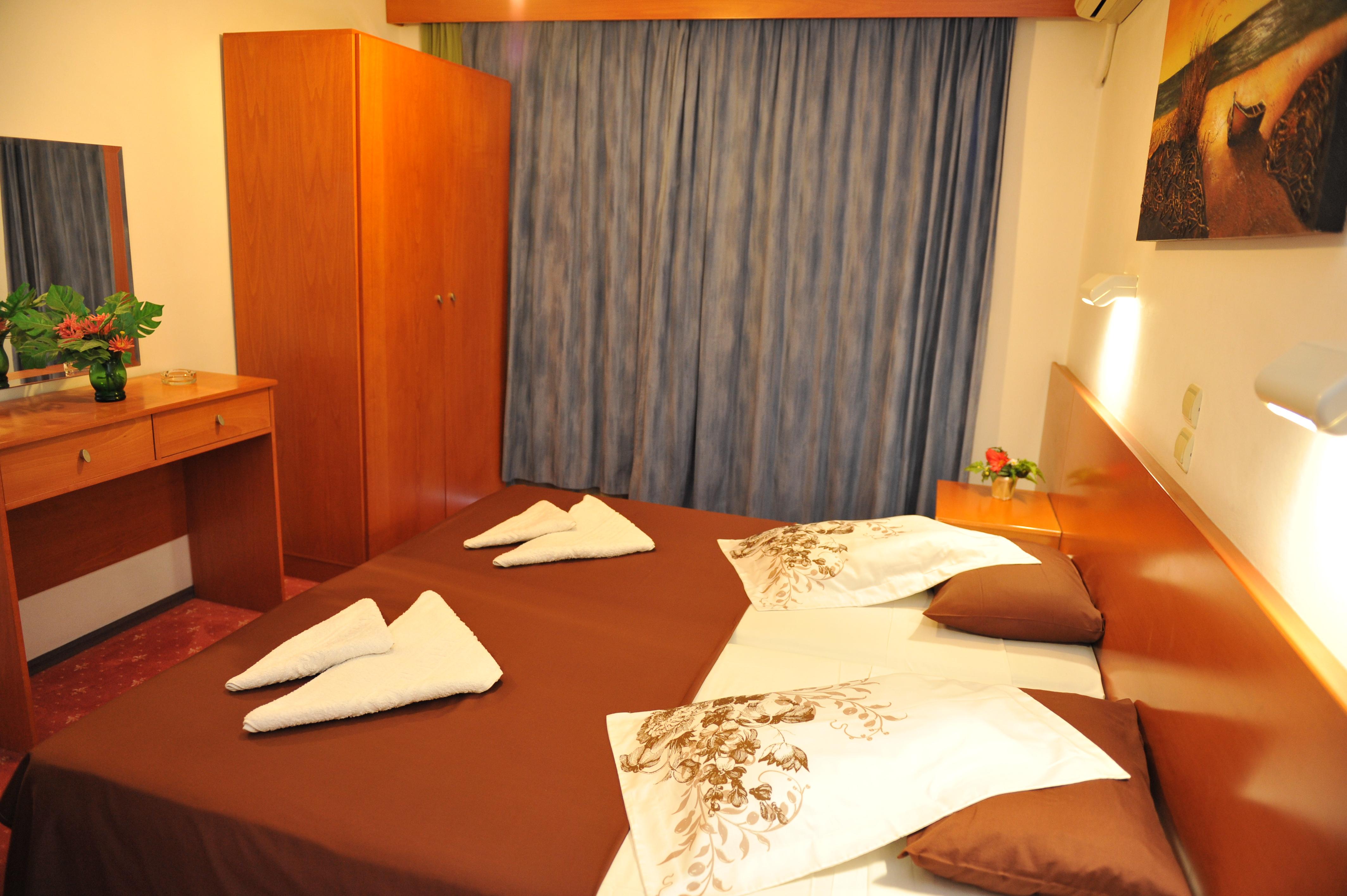 יאליסוס Heleni Beach Hotel מראה חיצוני תמונה